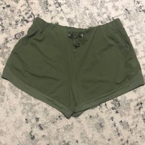 Avia Green athletic shorts size Lg
